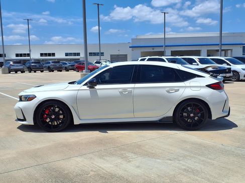 Used 2025 Honda Civic Type R image 3
