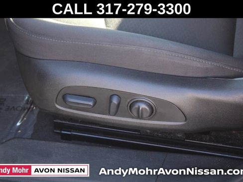Used 2025 Chevrolet Malibu LT FWD image 16