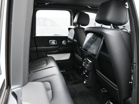 Certified 2021 Rolls-Royce Cullinan Black Badge image 31