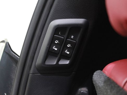 Used 2023 Lexus GX 460 Luxury w/ Accessory Package image 35