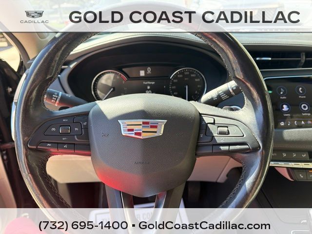 Used 2019 Cadillac XT4 Luxury w/ Cold Weather Package FWD image 18