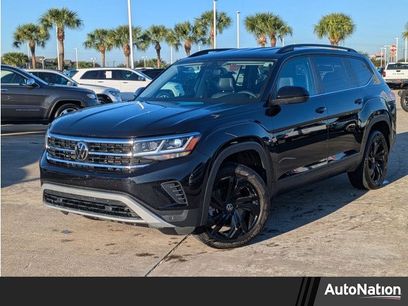 Used 2023 Volkswagen Atlas SE w/ Black Wheel Package