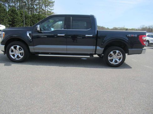 Used 2023 Ford F150 Lariat w/ Trailer Tow Package image 8