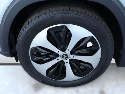 New 2025 Mercedes-Benz GLB 250 image 10