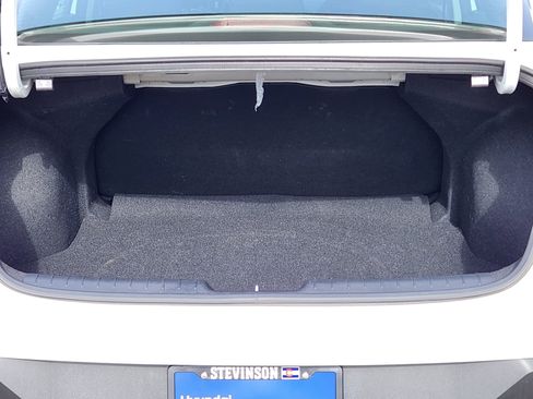 Certified 2024 Hyundai Elantra SEL image 12