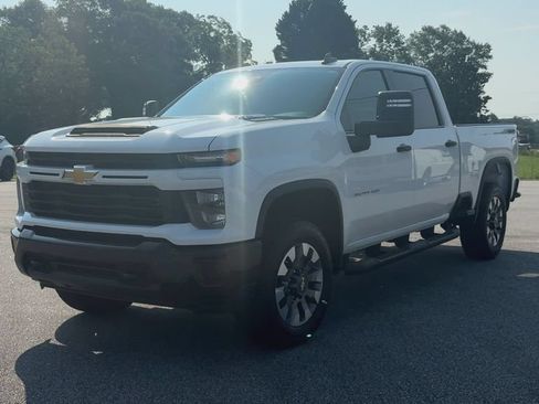 Certified 2024 Chevrolet Silverado 2500 Custom w/ Custom Value Package AWD/4WD image 8