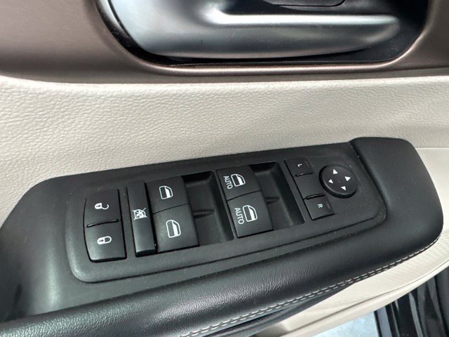 Used 2023 Chrysler Voyager LX FWD image 20