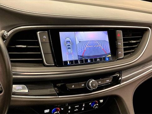 Used 2023 Buick Enclave Essence image 25
