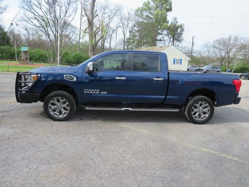 Used 2019 Nissan Titan SL w/ Texas Titan Edition image 1