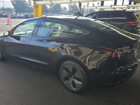 Used 2023 Tesla Model 3 Standard Range image 3