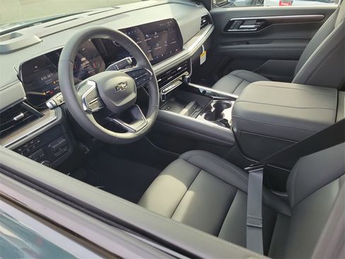 New 2026 Chevrolet Suburban Z71 w/ Z71 Off-Road Package image 3