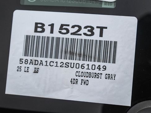 Used 2025 Lexus ES 300h w/ Premium Package image 29