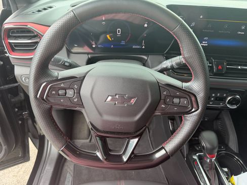 Used 2025 Chevrolet TrailBlazer RS w/ Convenience Package FWD image 6