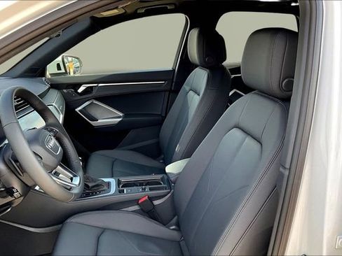 New 2025 Audi Q3 2.0T Premium image 9