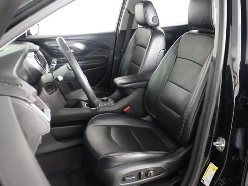 Used 2023 GMC Terrain SLT image 29