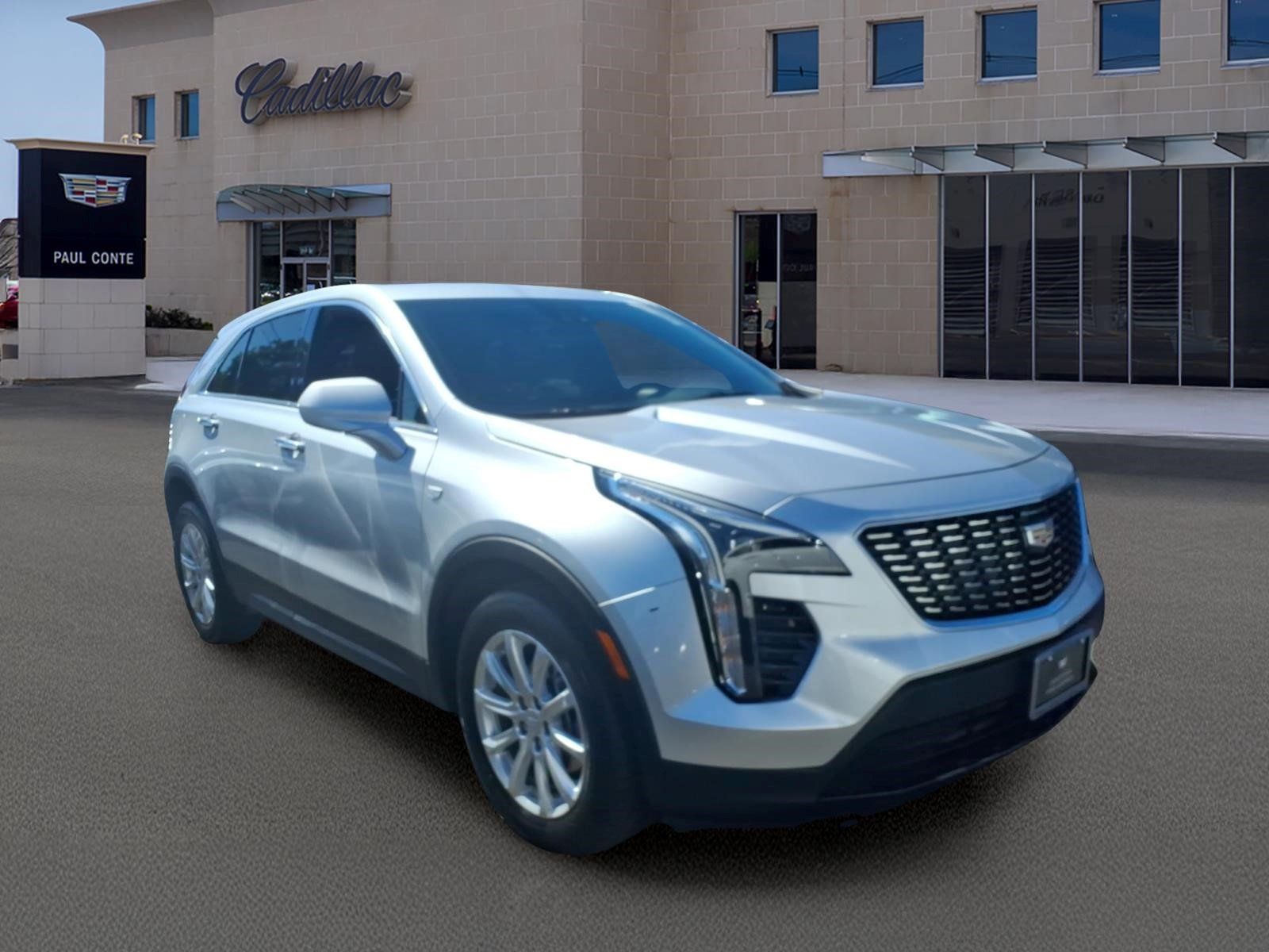 Certified 2023 Cadillac XT4 Luxury w/ Cold Weather Package AWD/4WD image 3