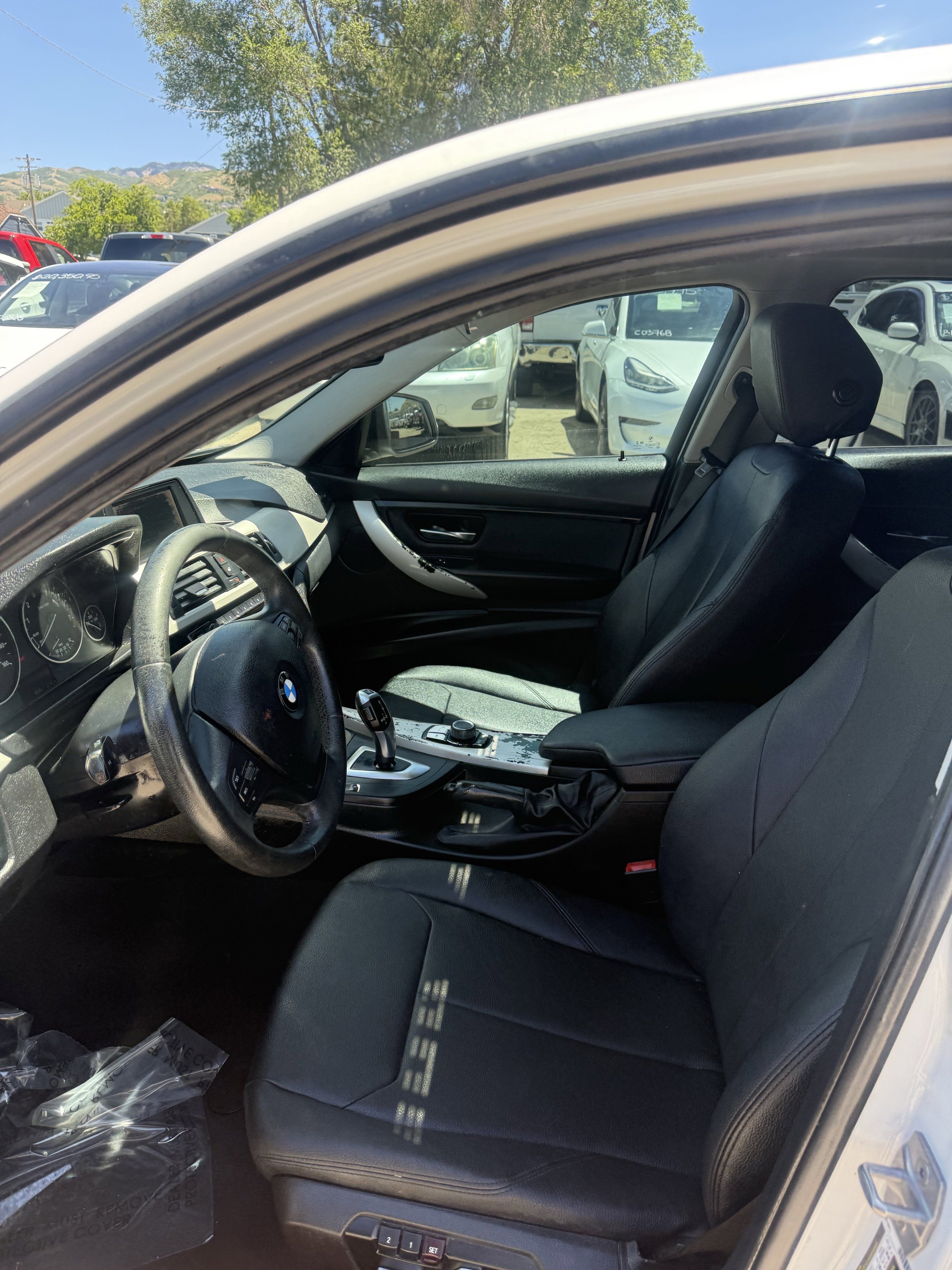 Used 2018 BMW 320i Sedan RWD image 11