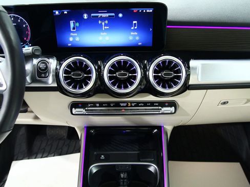 Certified 2025 Mercedes-Benz GLB 250 4MATIC image 20