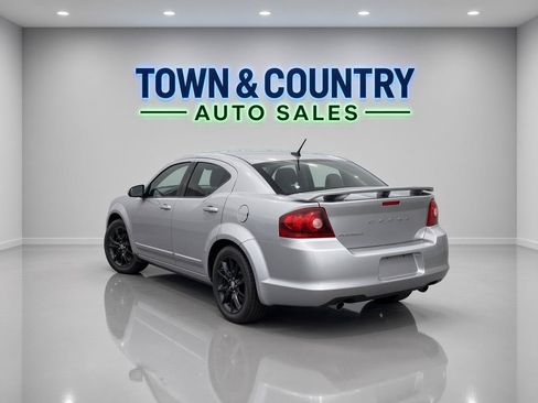 Used 2013 Dodge Avenger R/T FWD image 3