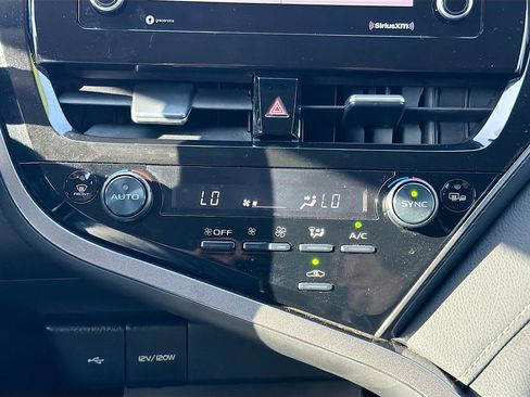 Used 2024 Toyota Camry SE image 28