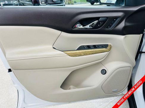 Used 2018 GMC Acadia Denali w/ Technology Package AWD/4WD image 17