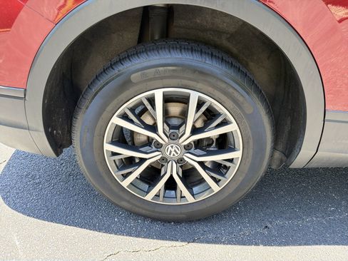 Used 2019 Volkswagen Tiguan SE FWD image 18