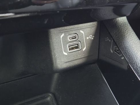 Used 2022 Jeep Compass Limited w/ Sun and Sound Group image 21