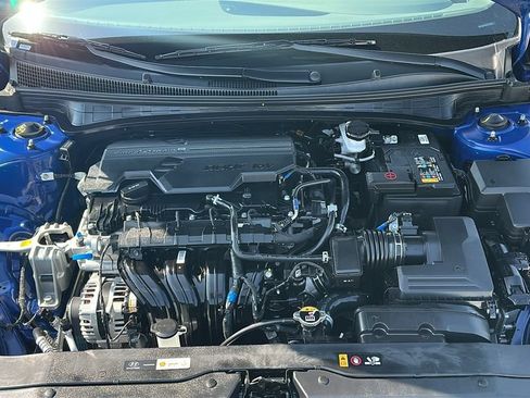 Used 2025 Hyundai Elantra SEL FWD image 3