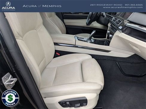 Used 2015 BMW 740i image 29