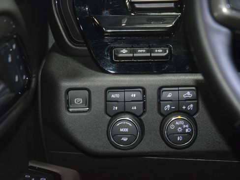Used 2024 Chevrolet Silverado 1500 ZR2 w/ ZR2 Bison Edition AWD/4WD image 39