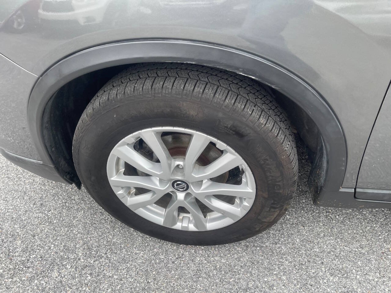 Used 2018 Nissan Rogue SV AWD/4WD image 36