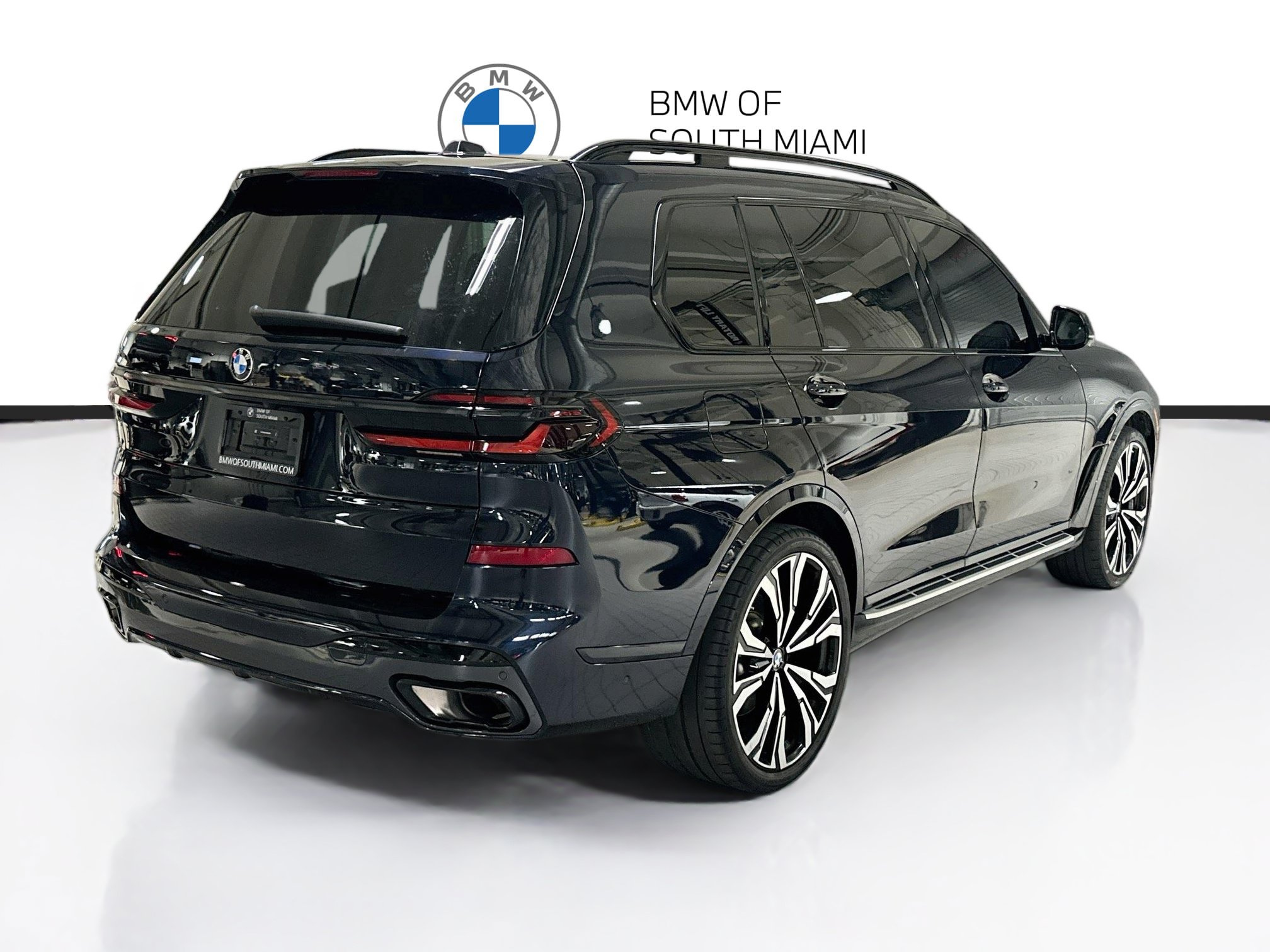 Certified 2025 BMW X7 xDrive40i w/ Executive Package AWD/4WD image 7
