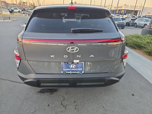 New 2026 Hyundai Kona SE image 7