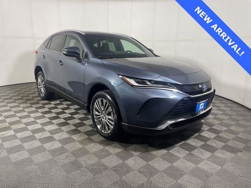 Used 2023 Toyota Venza XLE AWD/4WD image 2