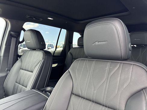 New 2026 Buick Enclave Avenir w/ Super Cruise Package FWD image 23