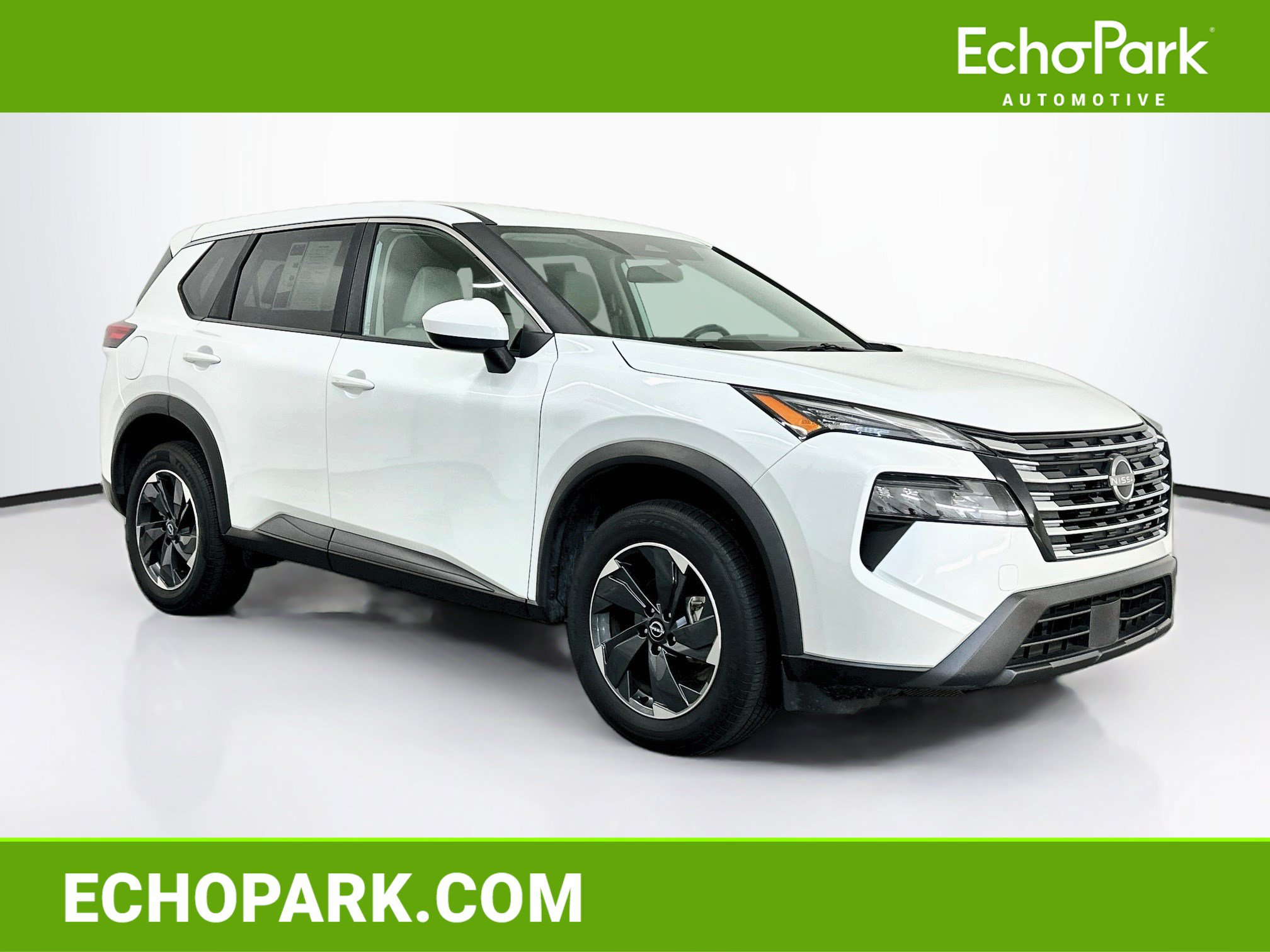Used 2025 Nissan Rogue SV AWD/4WD image 1
