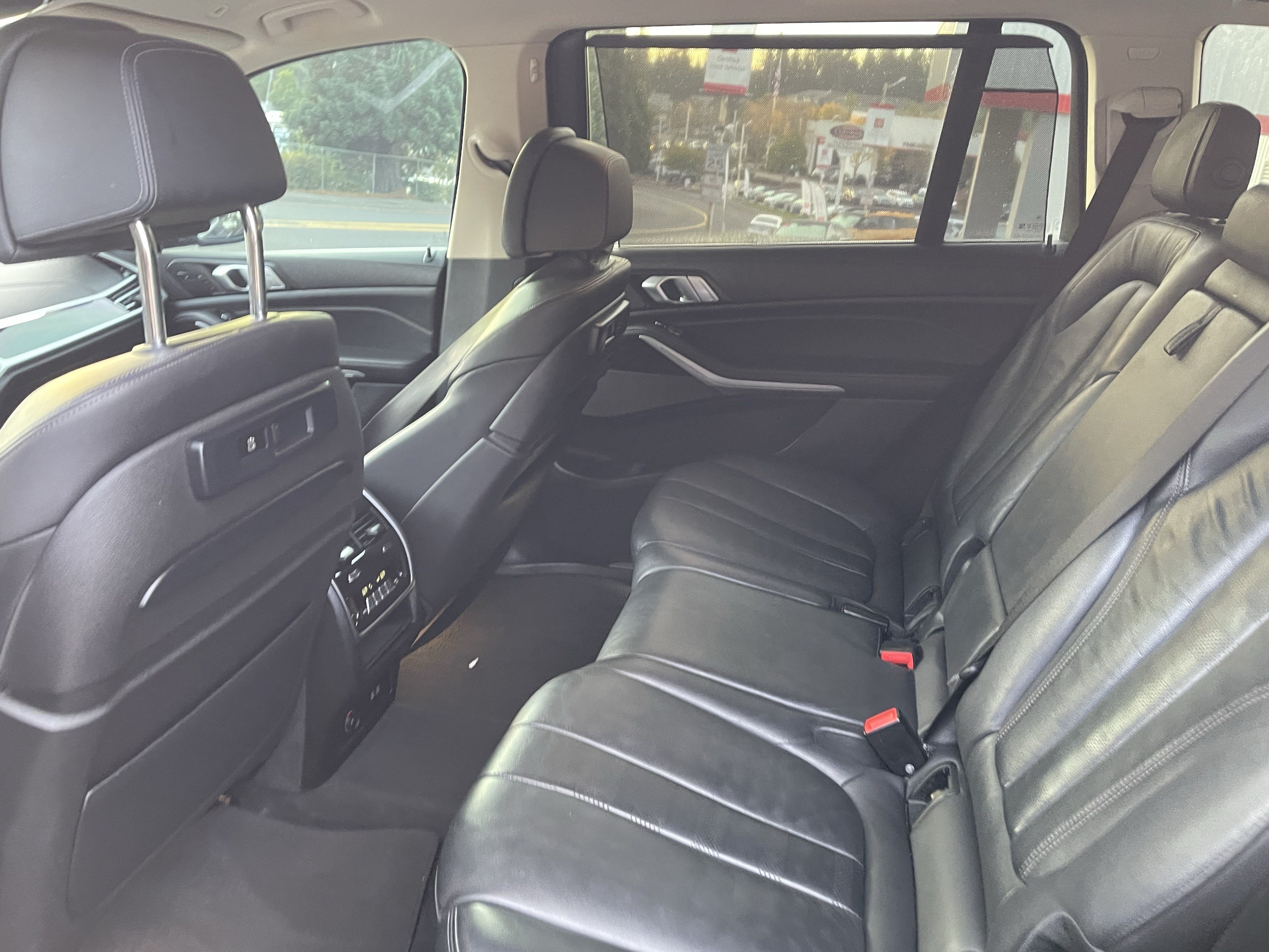 Used 2021 BMW X7 xDrive40i w/ Premium Package AWD/4WD image 13