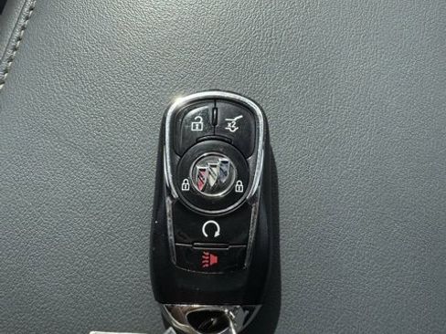 Used 2024 Buick Enclave Premium image 31