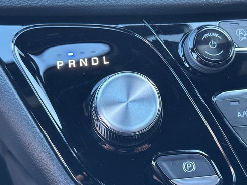 New 2026 Chrysler Pacifica Limited image 27