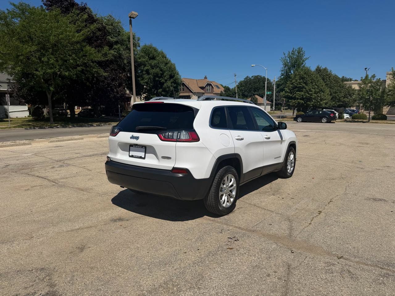 Used 2019 Jeep Cherokee Latitude w/ Popular Appearance Group FWD image 7