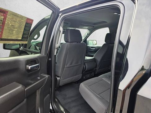 Used 2025 Chevrolet Silverado 1500 Custom Trail Boss w/ Turbomax Blackout Package AWD/4WD image 16