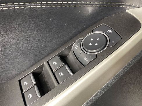 Used 2022 Ford Explorer XLT AWD/4WD image 15