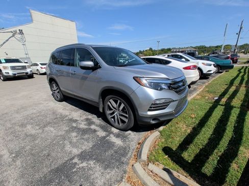 Used 2017 Honda Pilot Elite image 2