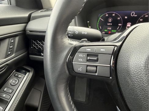 Used 2024 Honda Accord Touring image 13