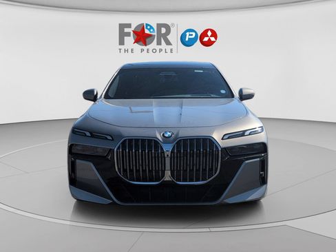 Used 2023 BMW 740i RWD image 2