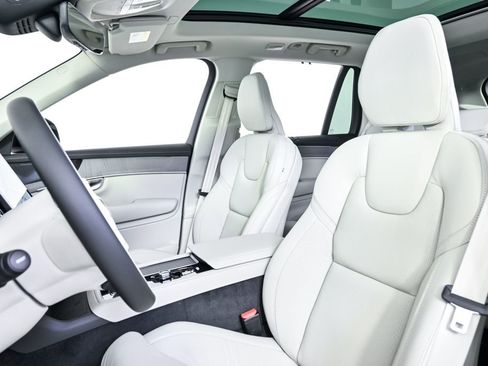 New 2026 Volvo XC90 T8 Ultra w/ Protection Package Premier AWD/4WD image 5