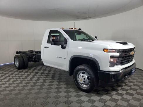 New 2026 Chevrolet Silverado 3500 W/T image 3