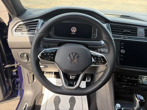 Used 2023 Volkswagen Tiguan SEL R-Line AWD/4WD image 9