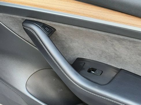 Used 2021 Tesla Model 3 Long Range AWD/4WD image 35