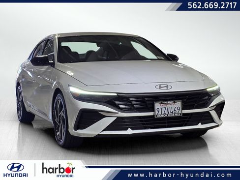 Certified 2025 Hyundai Elantra Sport FWD image 1